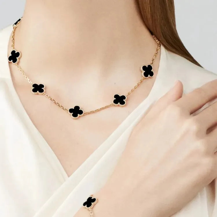 Elegant Clover Pendant Necklace