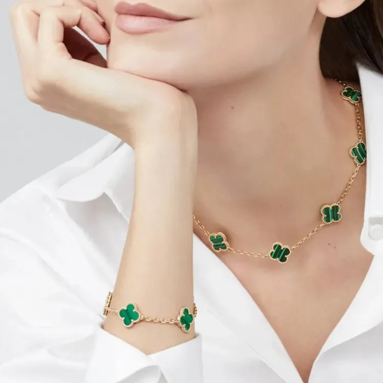 Elegant Clover Pendant Necklace
