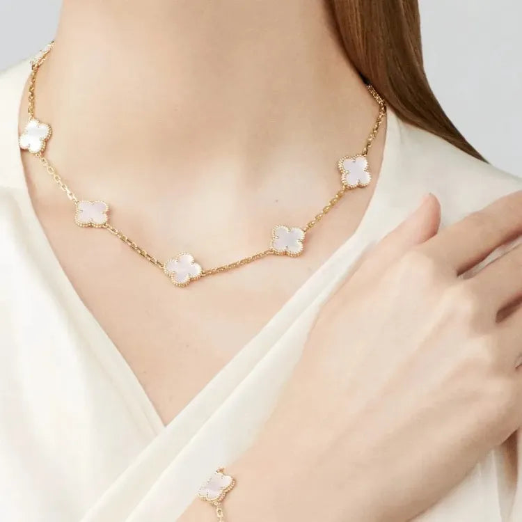 Elegant Clover Pendant Necklace