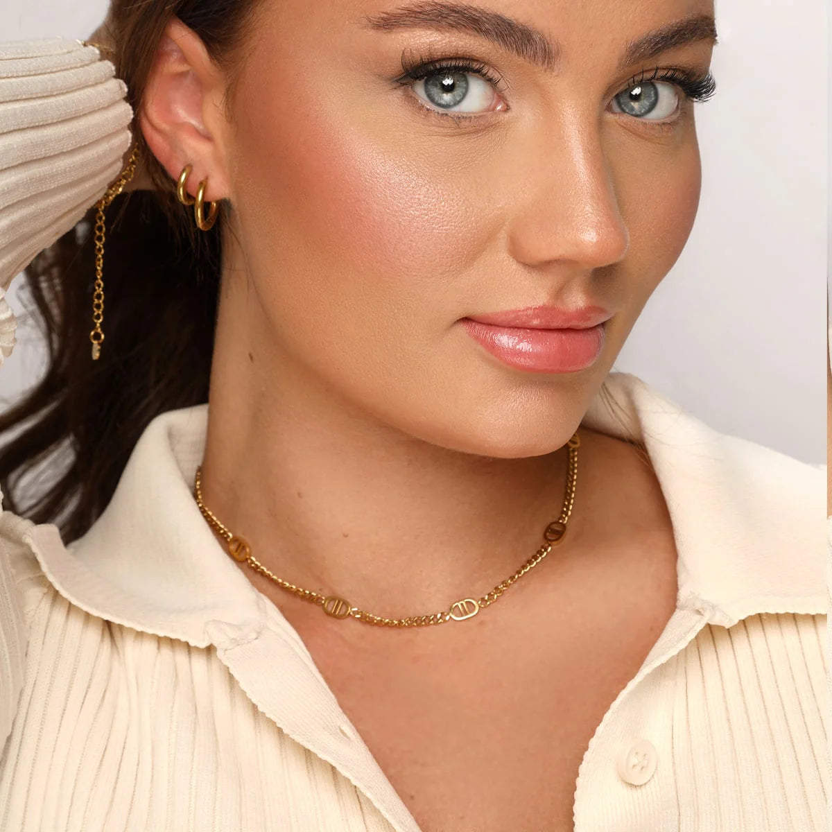 Five Prestige Necklace – 18K Gold Plated